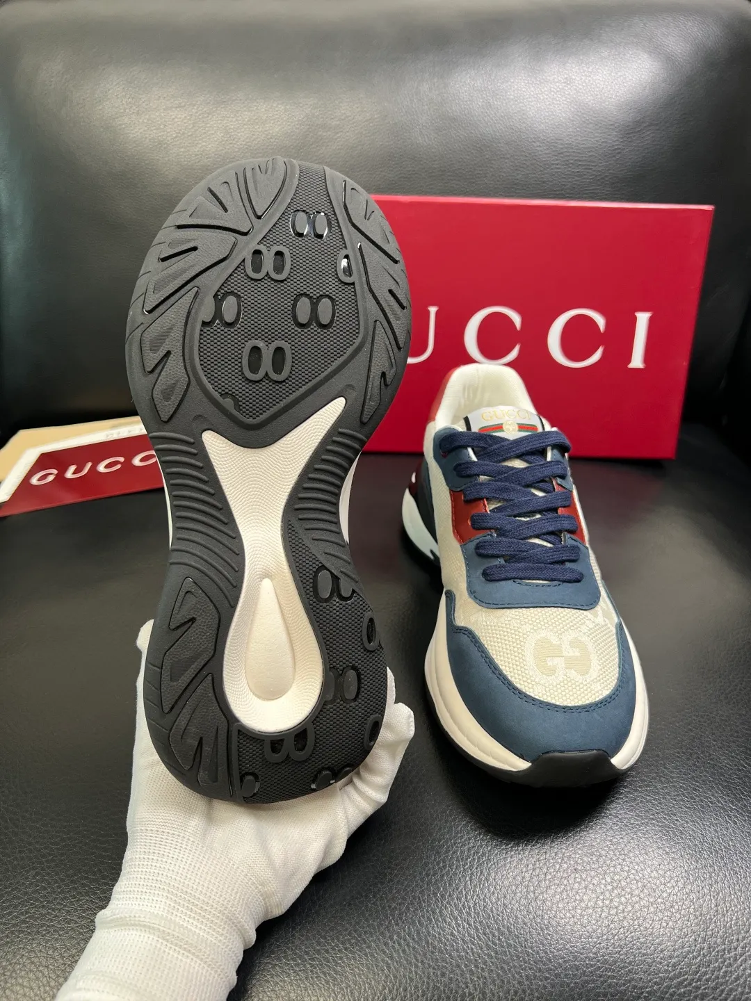 Men's shoes 💰800 Gucci top purchasing Gucci counter new model, original factory configuration imported cowhide from Italy with printed fabric, imported cowhide lining, breathable and comfortable, sole: original factory special sole is super comfortable, original factory and single goods are high quality, welcome to compare, code number 38-44 (customized 45)